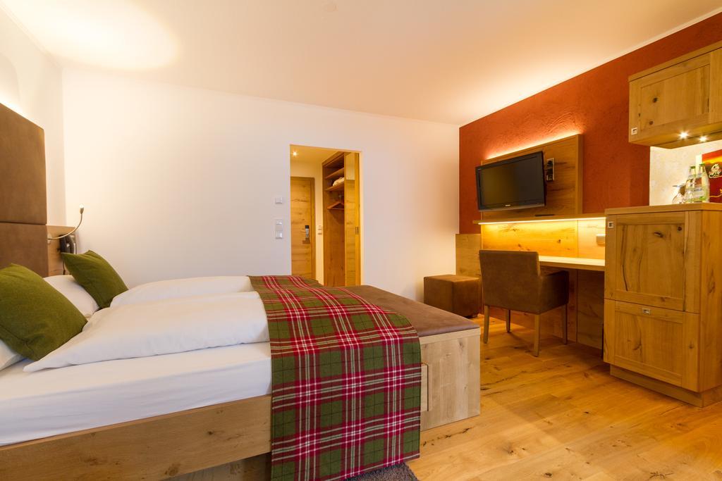 Doppelzimmer mit Balkon